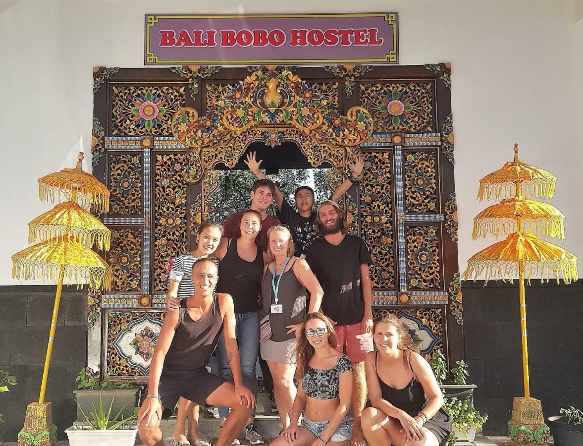 Bali Bobo Hostel Jimbaran Exterior foto Hostel guests at Bali, Indonesia